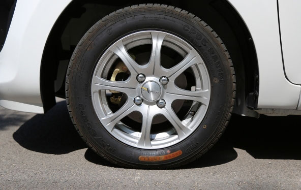 有史以来最耐看 抢先试驾御捷330微型电动汽车
